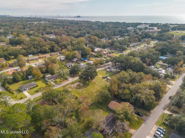 211 Gates Ave, Long Beach, MS 39560