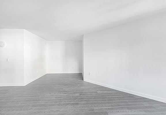 4th image of 101 W End Ave #7S