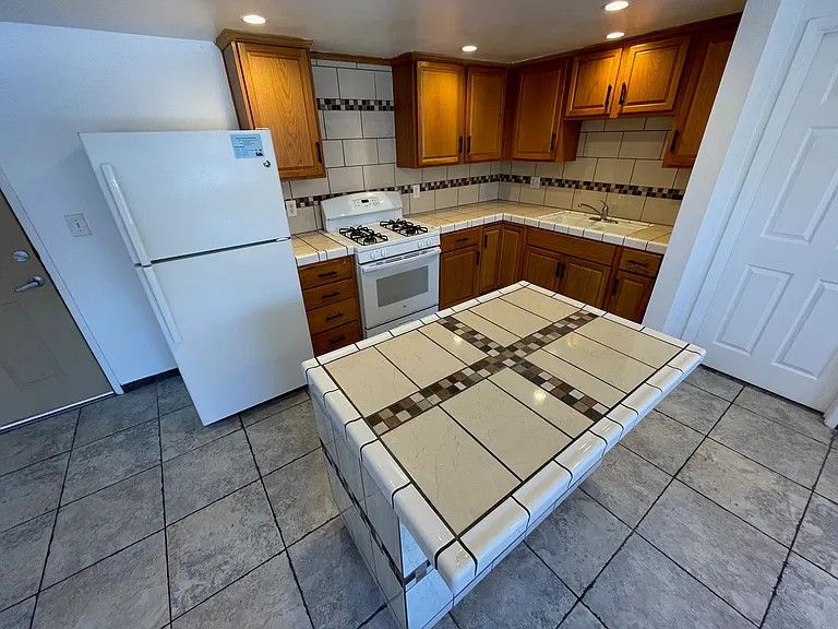 6556 El Nido Ln #5 — Photo 13