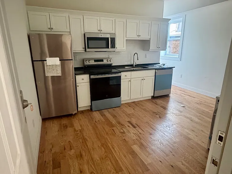 157 Green St — Photo 16