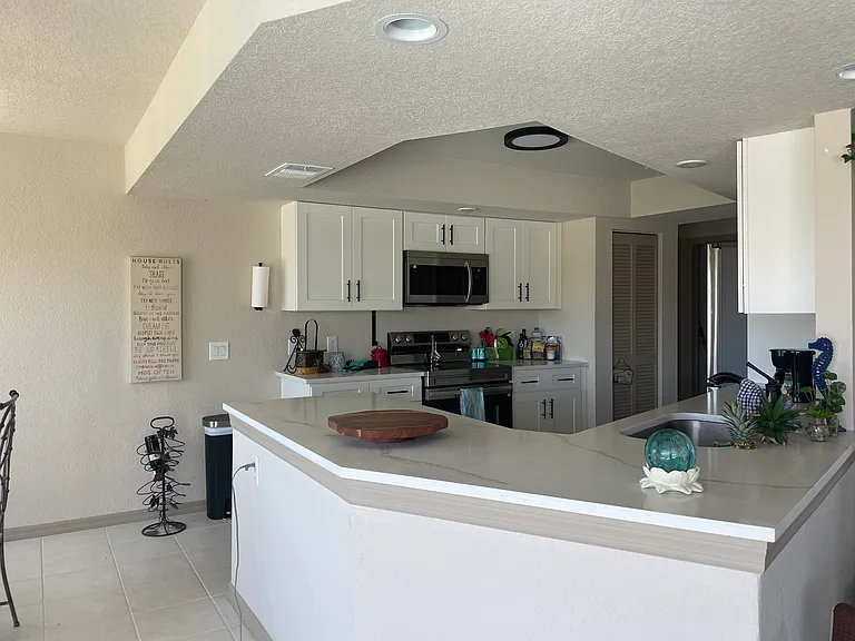 9420 President Cir — Photo 6