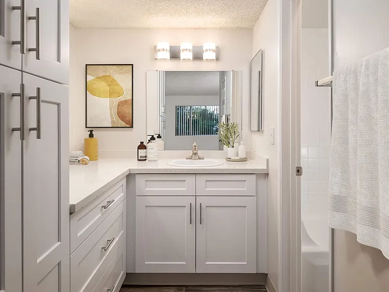 Penthouse Apartments | Spacious 1 & 2 Bedroom Apartments Near SDSU — Photo 25