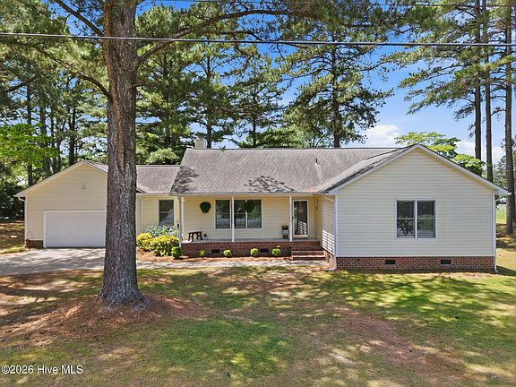 2nd image of 1524 Batts Circle