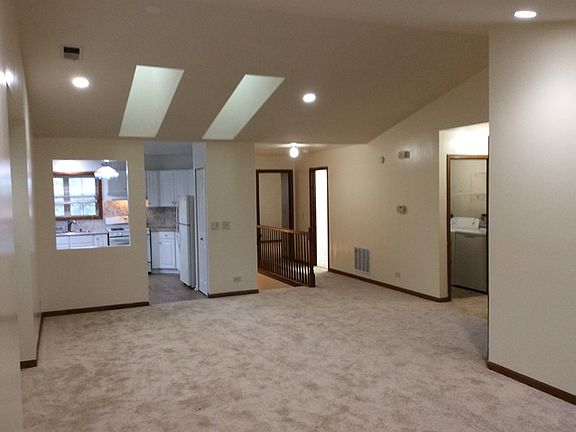 4th image of 350 Sheffield Dr #19048