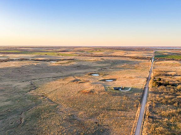 4th image of 6733 N 2760th Rd