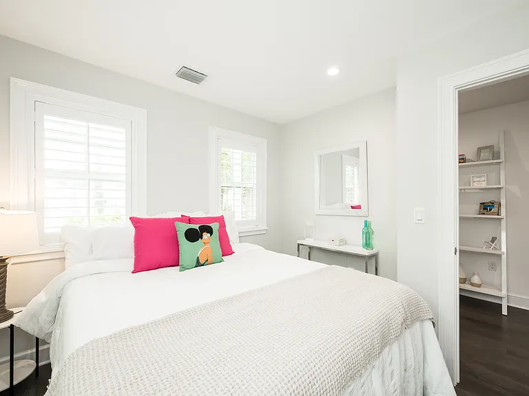 207 Virginia St — Photo 13