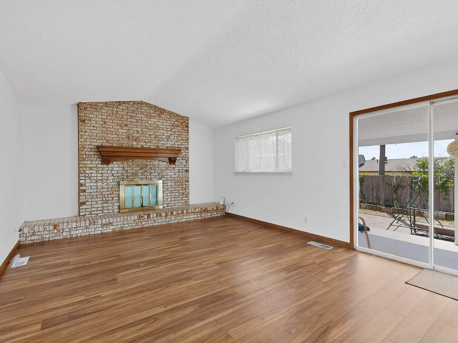 9912 Dorothy Pl NE — Photo 2