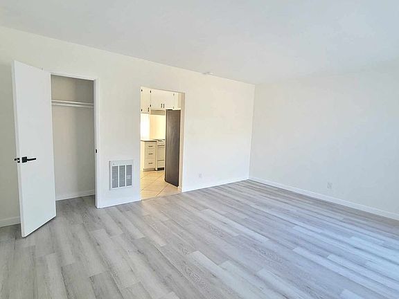 2nd image of 2758 Orange Ave #4