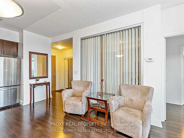 7167 Yonge St #621 — Photo 13