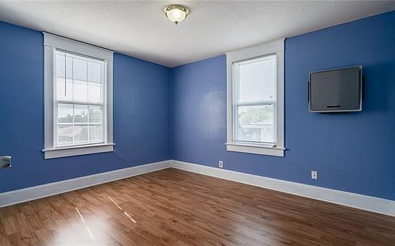 5th image of 210 N 21st St