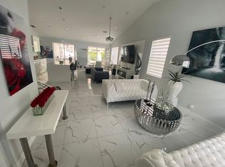 660 Falling Water Rd, Fort Lauderdale, FL 33326