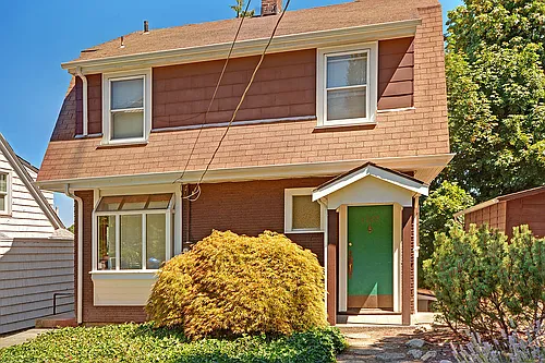5022 21st Ave NE Photo 1