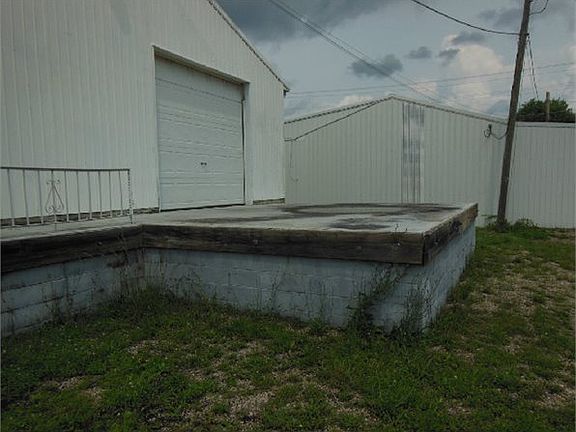 4th image of 2230 Honey Suckle Ln