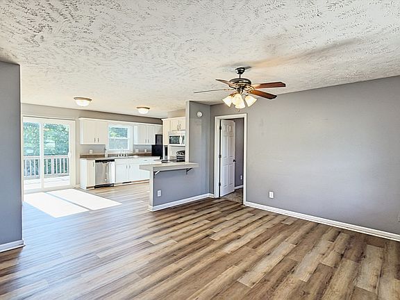 3rd image of 1340 Chucker Dr
