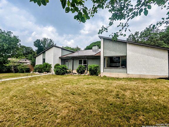 3rd image of 7903 Shady Hollow Ln