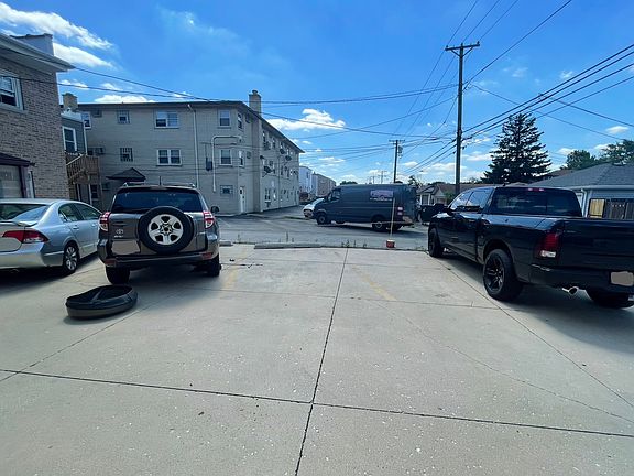 2nd image of 2132 N Harlem Ave #2F