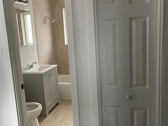 5th image of 5538 E 36th Ave