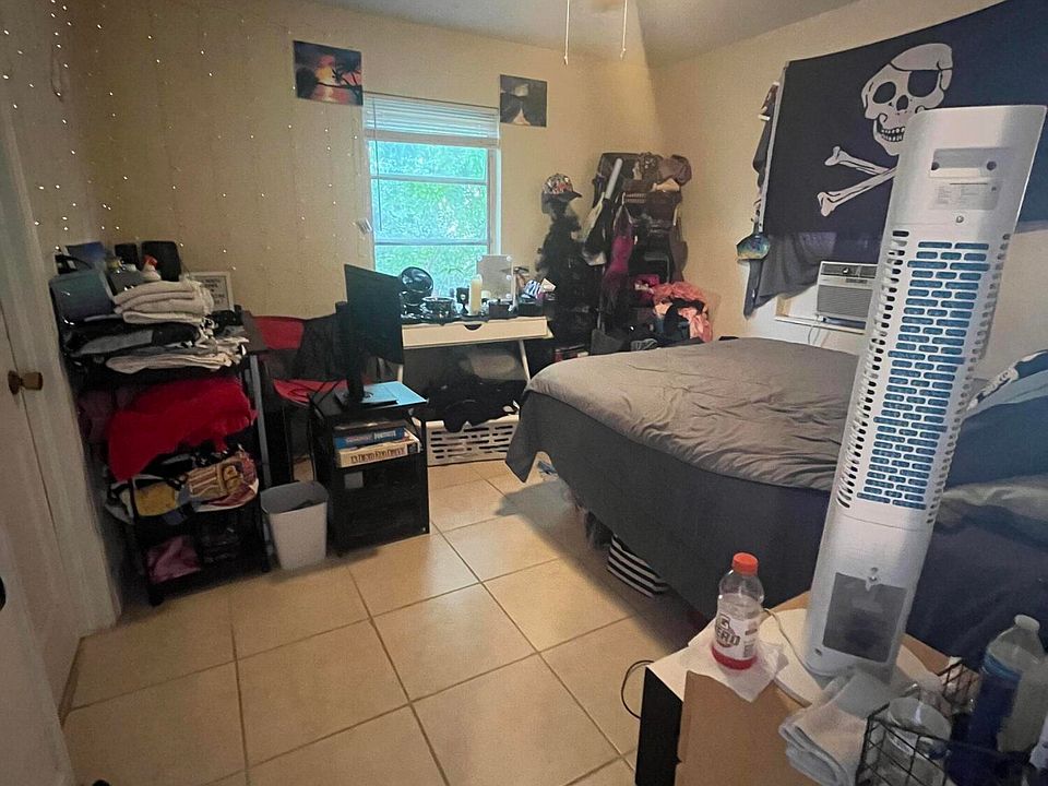 1st image of 419 NE 12th Avenue