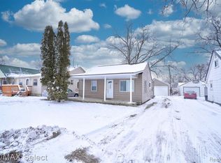 1392 Allen St, Burton, MI 48529