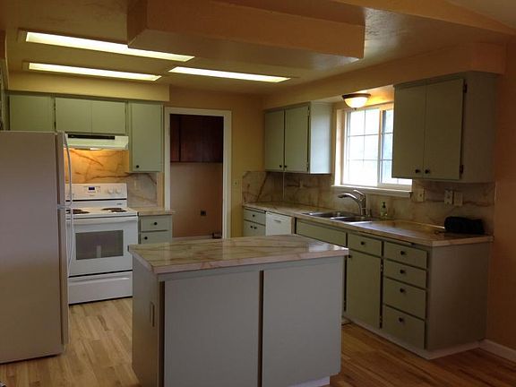 5th image of 304 Montana St SE
