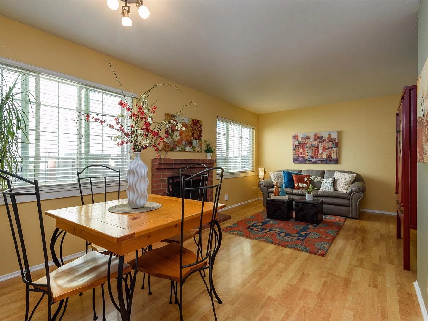 2 bed, 780 sqft, $3,995 — Photo 3