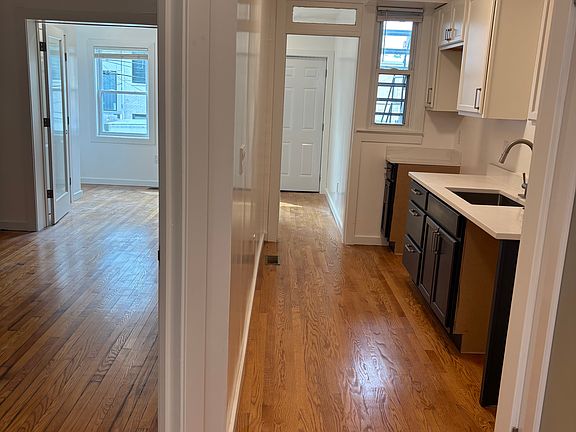 5th image of 1010 18th St NE APT 1