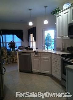 Kitchen and Breakfast Nook : New stainless steel appliances