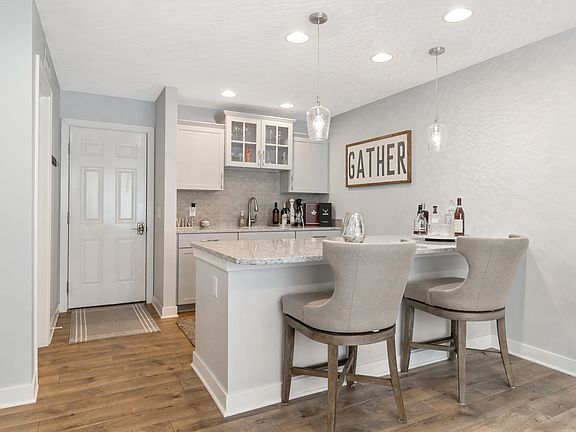 4th image of 1282 Fairfax Manor Dr