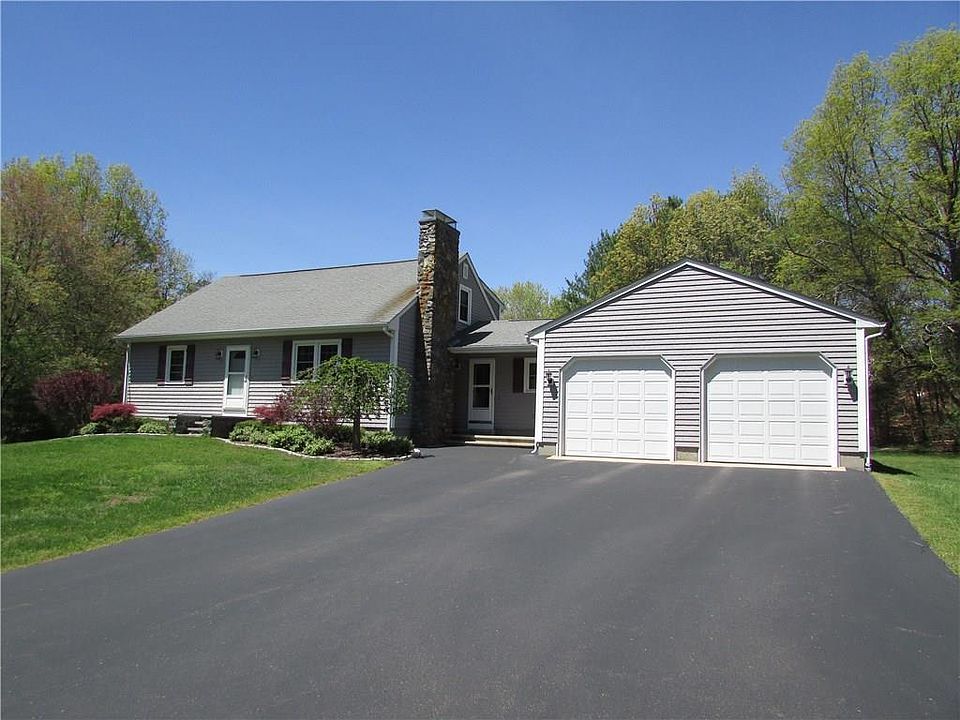 1st image of 296 Mechanic St