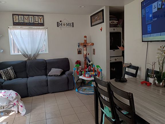 4th image of 2071 E 105th St