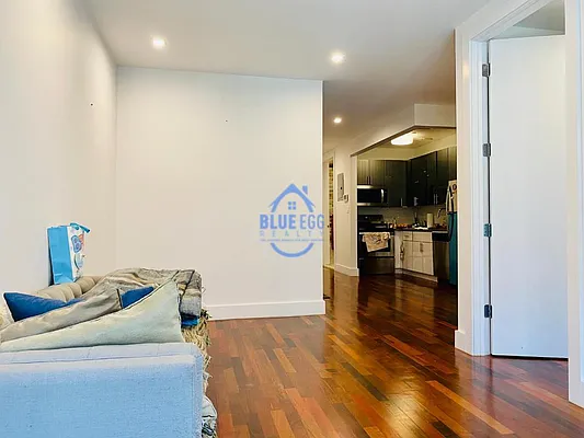 Rented by Blue Egg Realty Corp | media 9