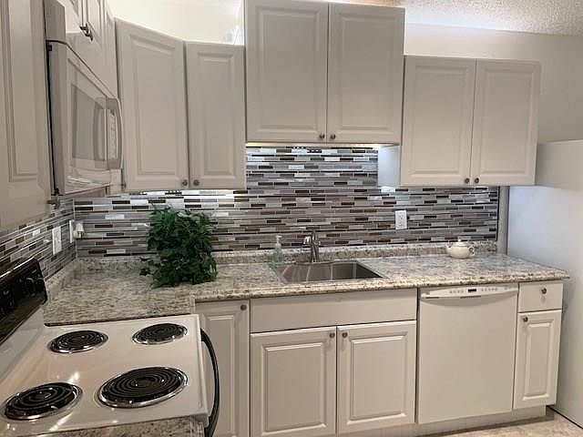 1st image of 305 Stony Creek Dr