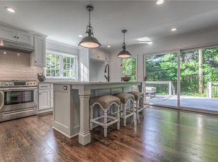 1216 Arno Rd, Kansas City, MO 64113