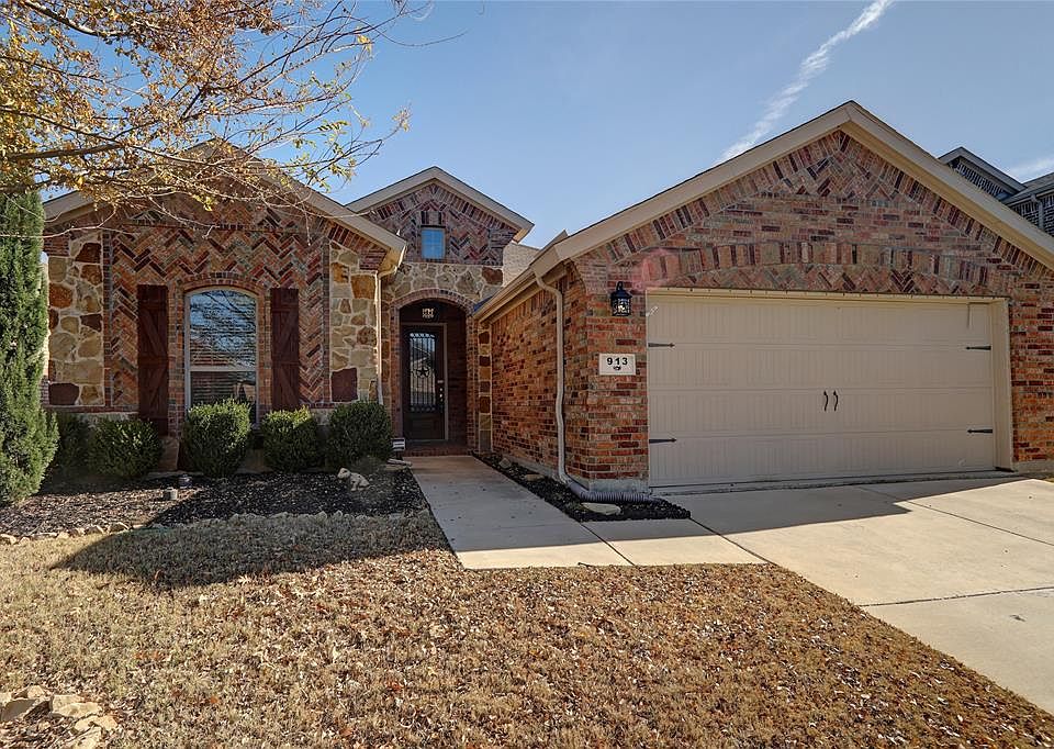 1st image of 913 Green Coral Dr