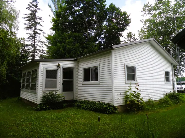 3720 N Hoover Ave, Gladwin, MI 48624