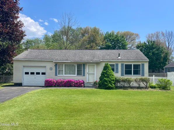 41 Amelia Drive, Schenectady, NY 12309