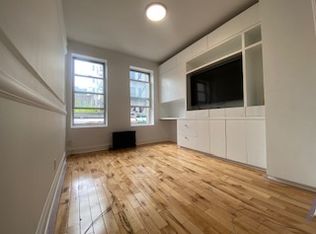 31-28 33rd St #1R, Astoria, NY 11106