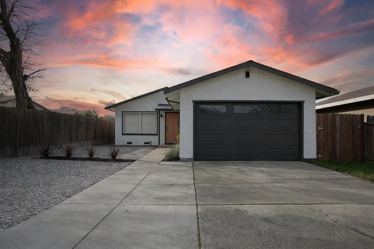 2935 Holly Dr photo 1