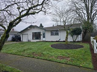 11824 NE Stanton St, Portland, OR 97220