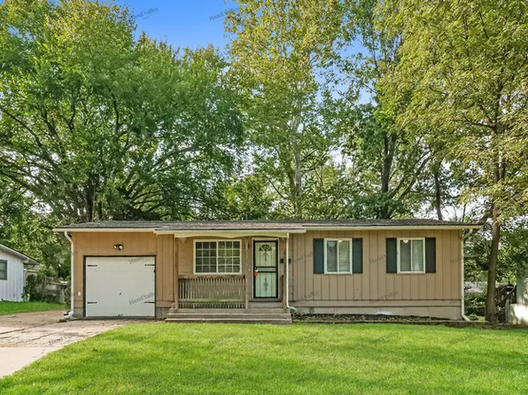 8609 E 92nd St, Kansas City, MO 64138