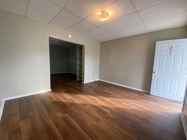 224 Lake St — Photo 3