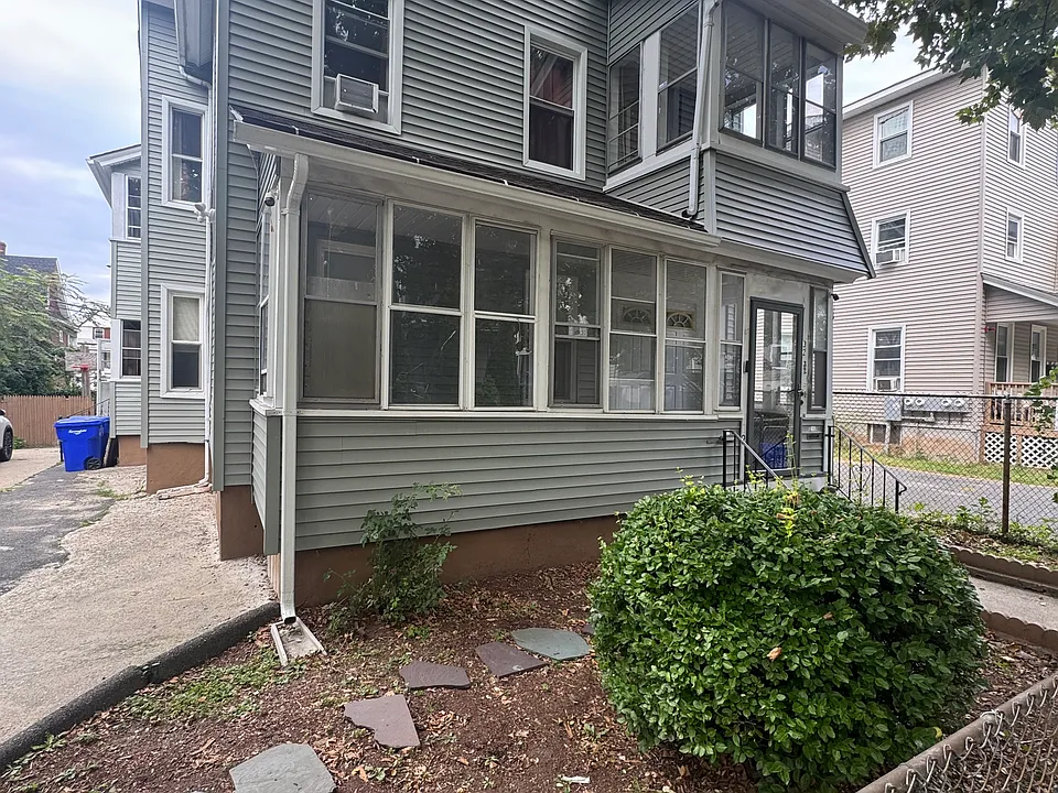 32 Acushnet Ave #1