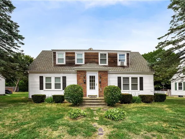 23 Preston Dr, North Kingstown, RI 02852