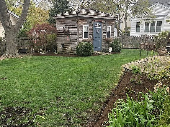 3rd image of 447 New York Ln