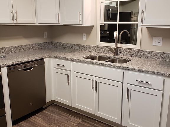 2nd image of 2211 Valleywood Dr SE #E02