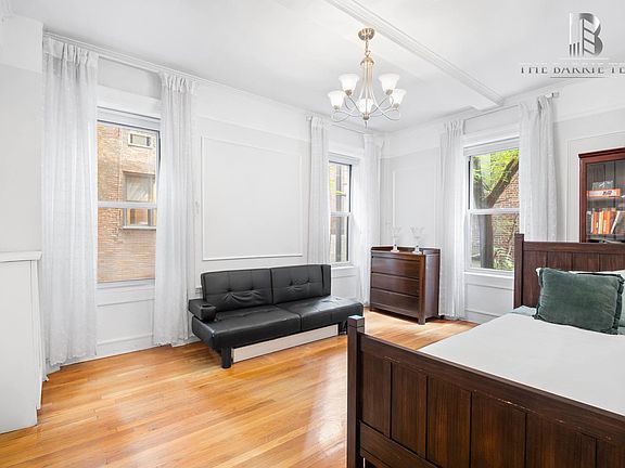 4th image of 203 W 81st St APT 3E