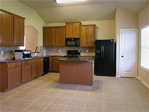 4th image of 2726 Gilbreath Grove Ln