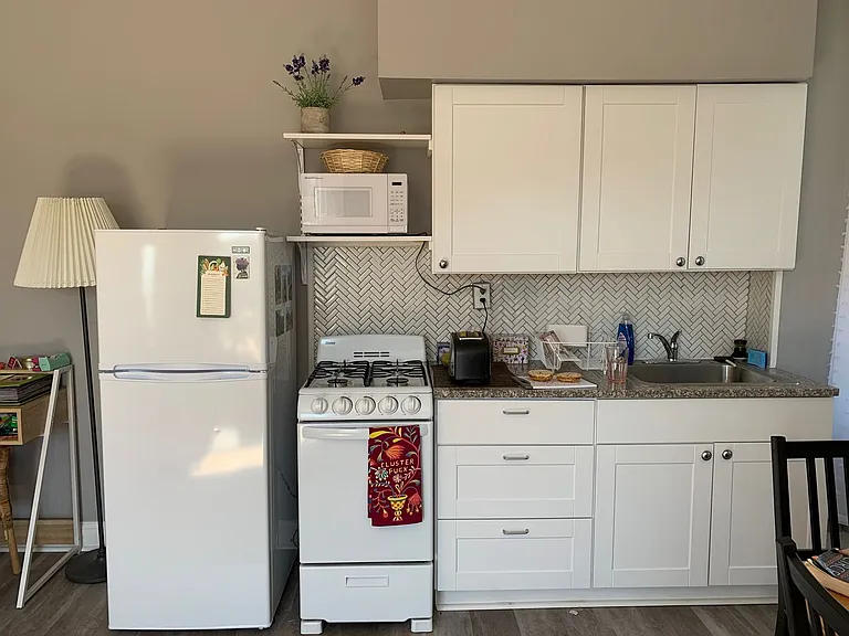 324 S Negley Avenue — Photo 2