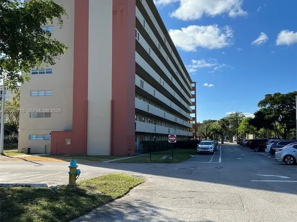 1770 NE 191st St, Miami, FL