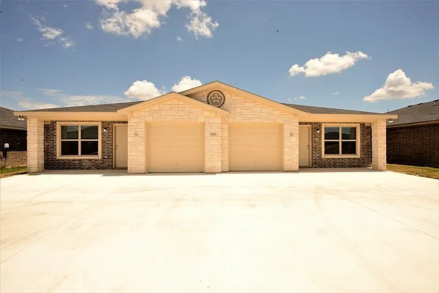 4306 Ivory Ln — Photo 1